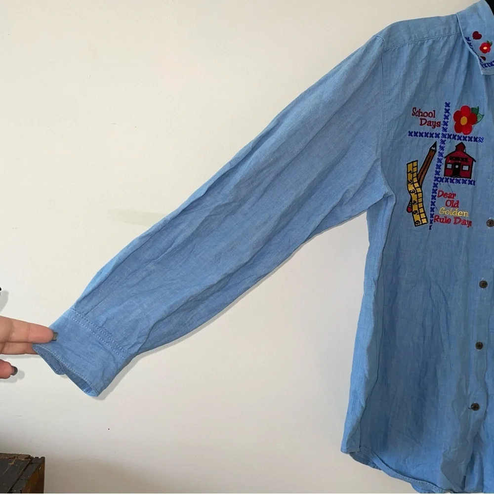 Karen Scott Chambray Cotton Button Down Shirt School Embroidery Size Large - Picture 7 of 7